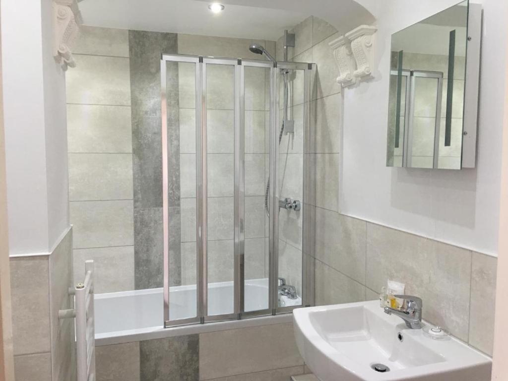 Grosvenor Hotel רוגבי מראה חיצוני תמונה
