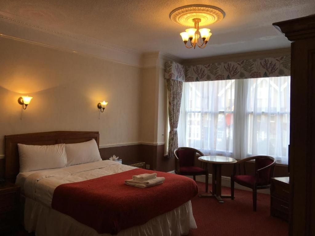 Grosvenor Hotel רוגבי מראה חיצוני תמונה