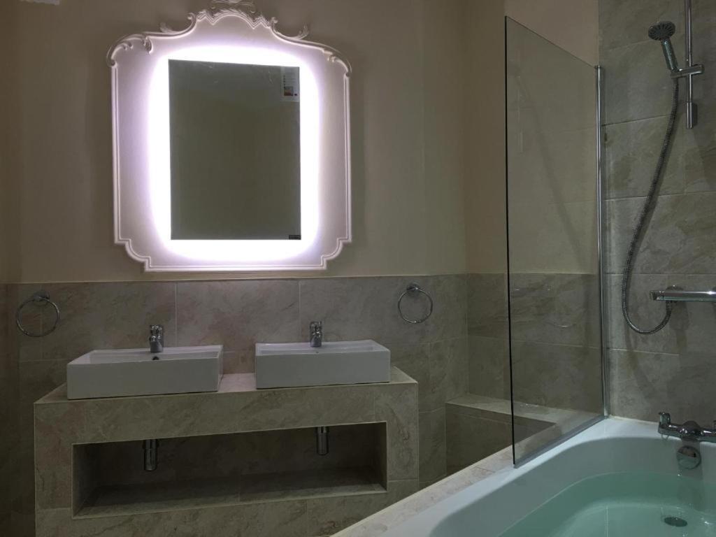 Grosvenor Hotel רוגבי מראה חיצוני תמונה