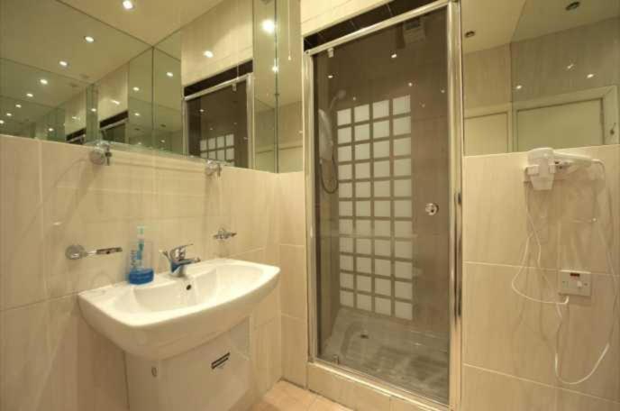 Grosvenor Hotel רוגבי מראה חיצוני תמונה