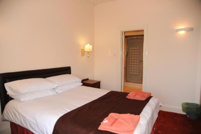 Grosvenor Hotel רוגבי מראה חיצוני תמונה