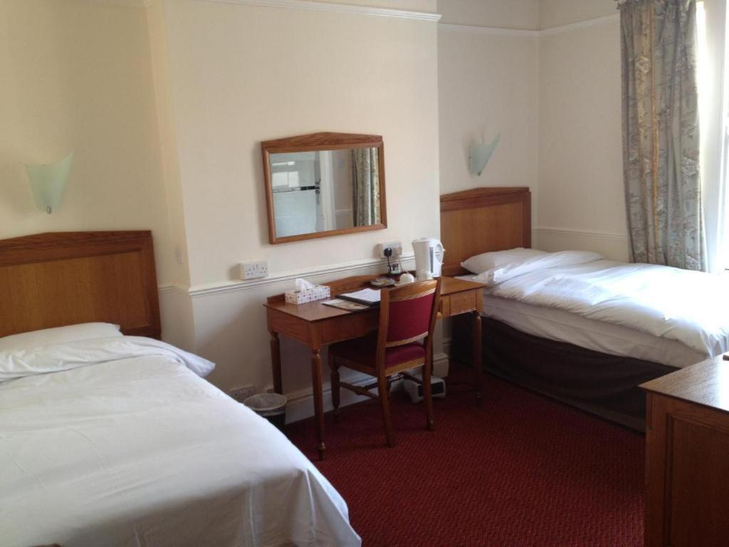 Grosvenor Hotel רוגבי מראה חיצוני תמונה
