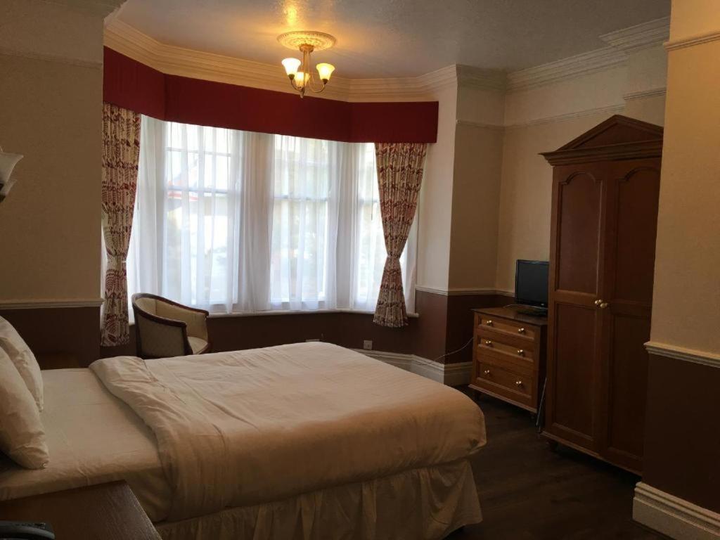 Grosvenor Hotel רוגבי מראה חיצוני תמונה